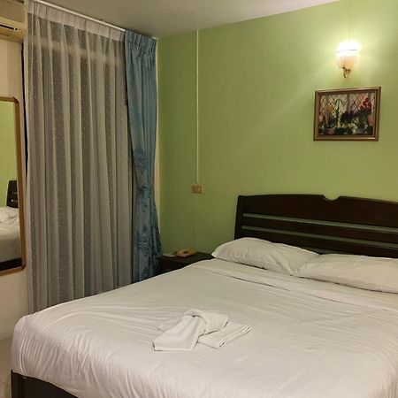 Md House Hotel Chiang Mai Bagian luar foto