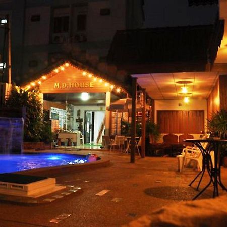 Md House Hotel Chiang Mai Bagian luar foto