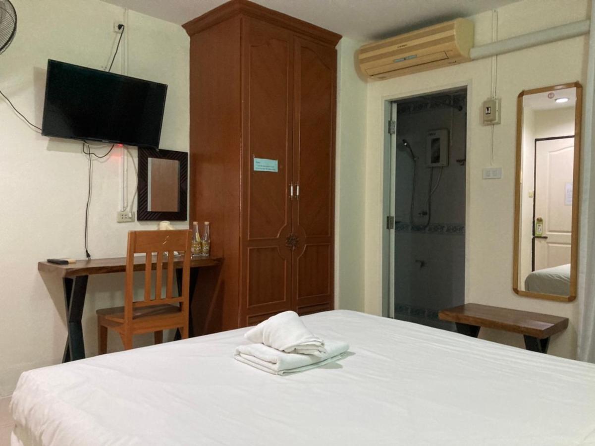Md House Hotel Chiang Mai Bagian luar foto