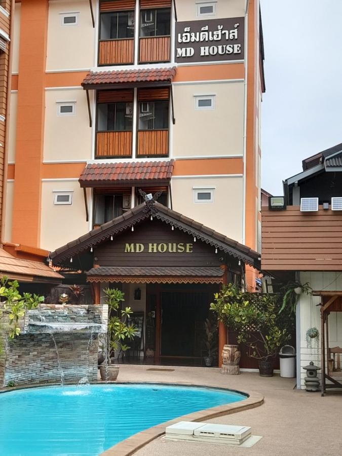 Md House Hotel Chiang Mai Bagian luar foto