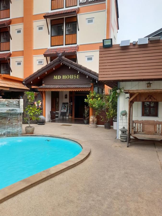 Md House Hotel Chiang Mai Bagian luar foto