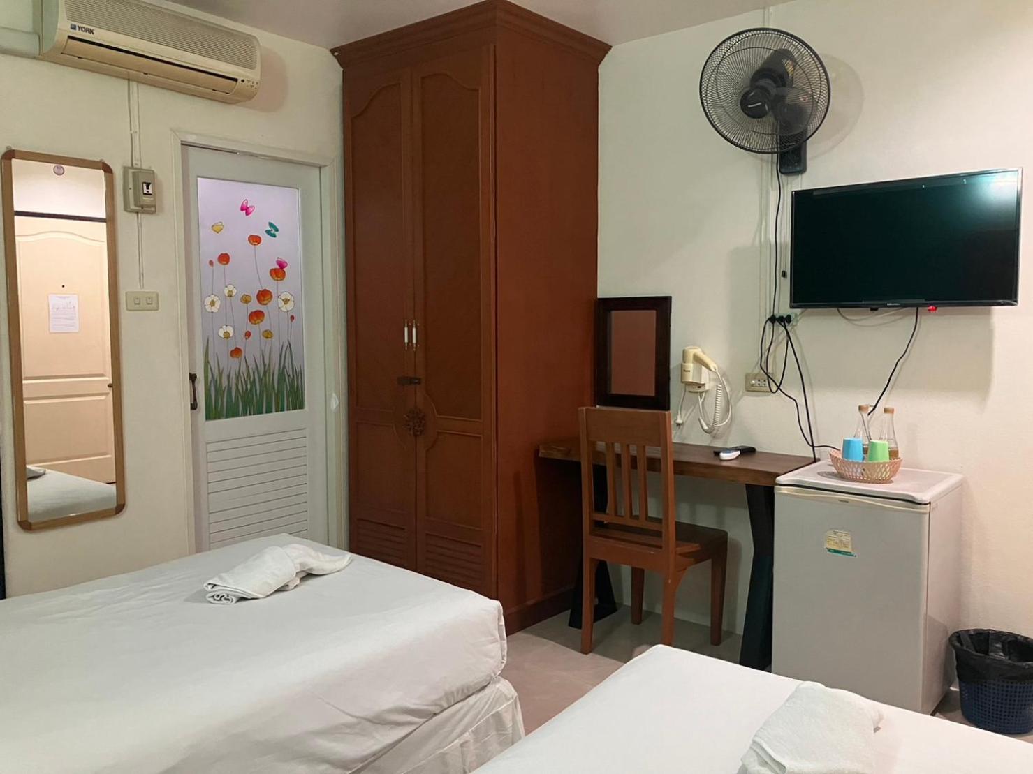 Md House Hotel Chiang Mai Bagian luar foto