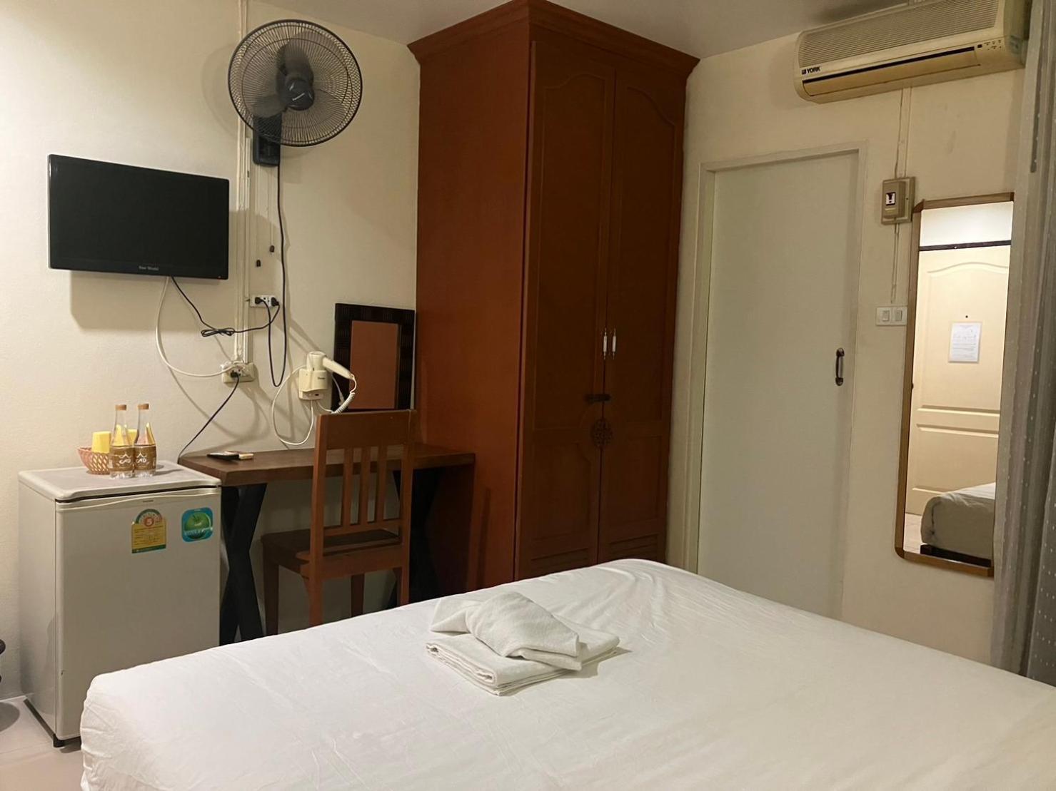 Md House Hotel Chiang Mai Bagian luar foto