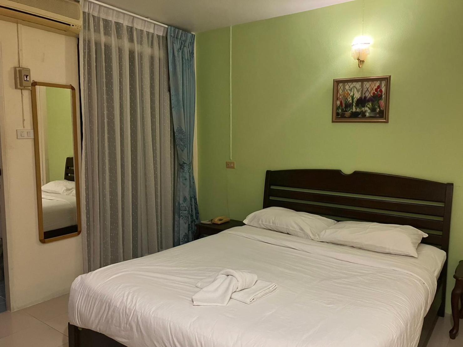 Md House Hotel Chiang Mai Bagian luar foto