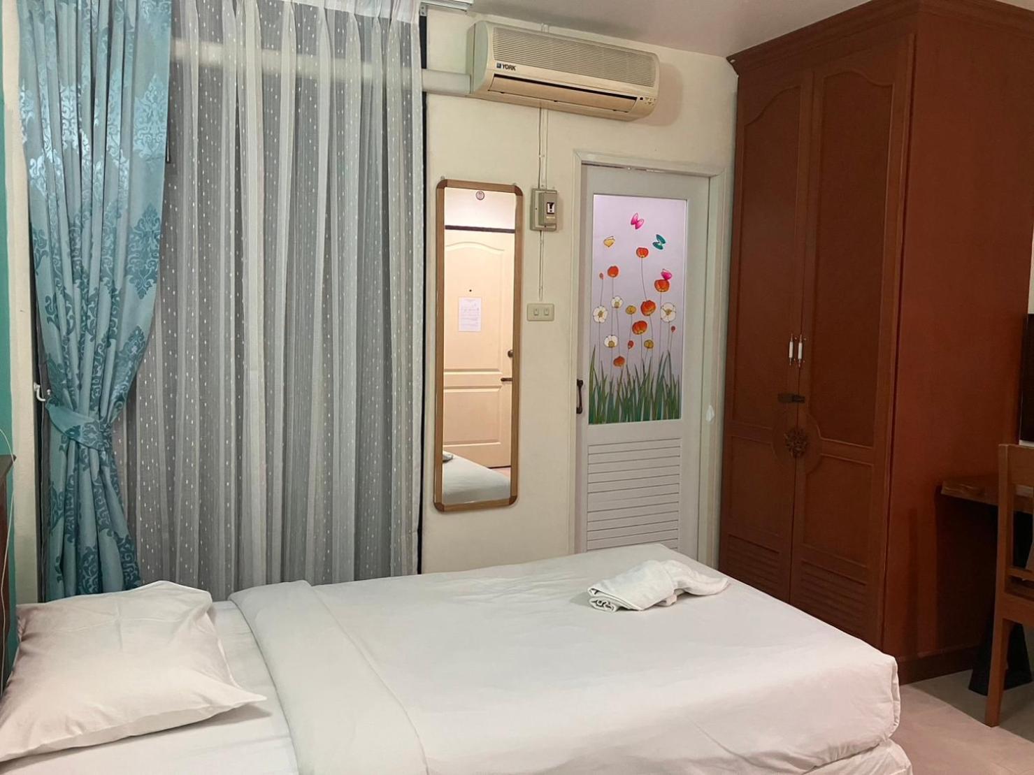 Md House Hotel Chiang Mai Bagian luar foto