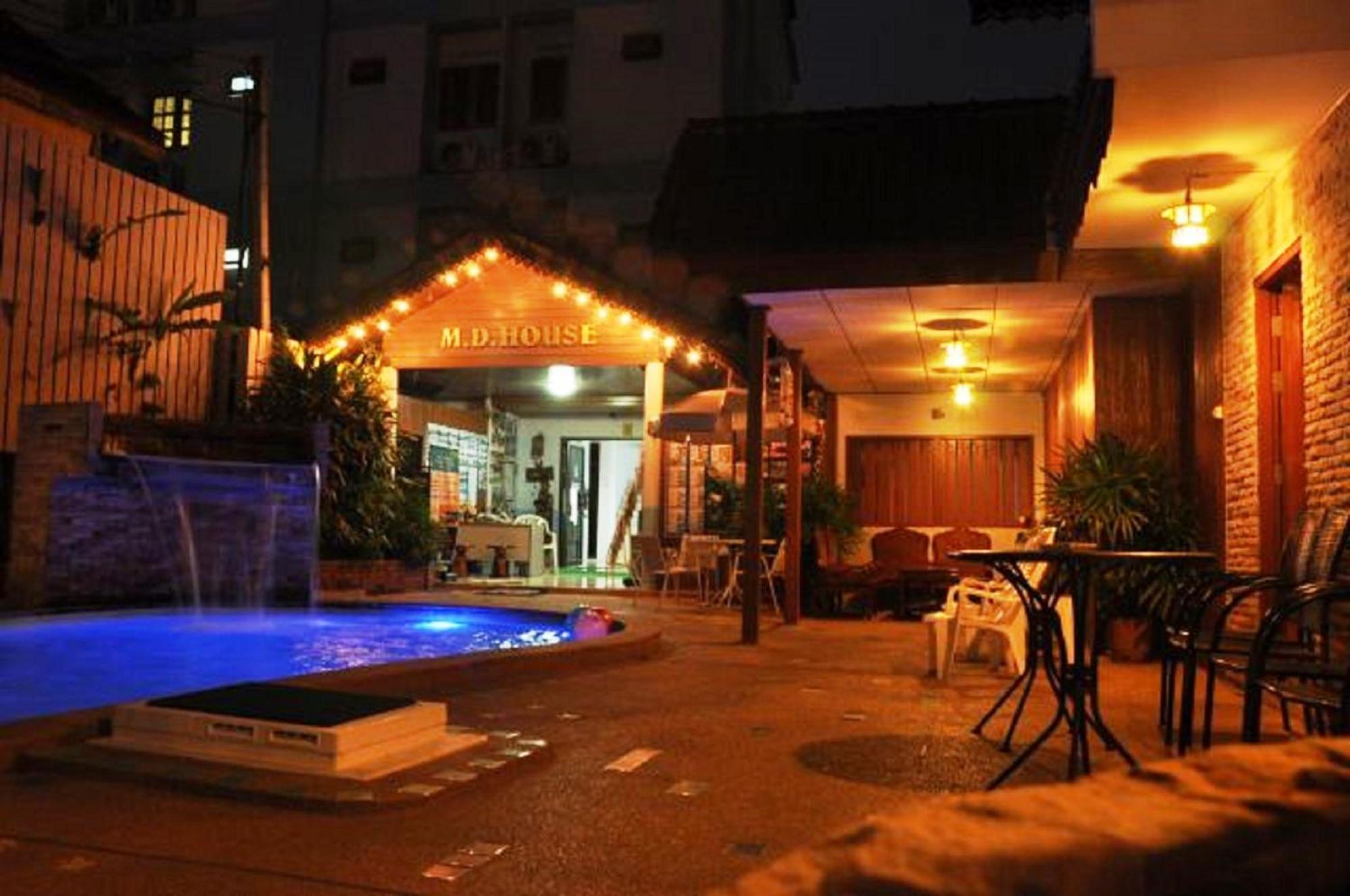 Md House Hotel Chiang Mai Bagian luar foto