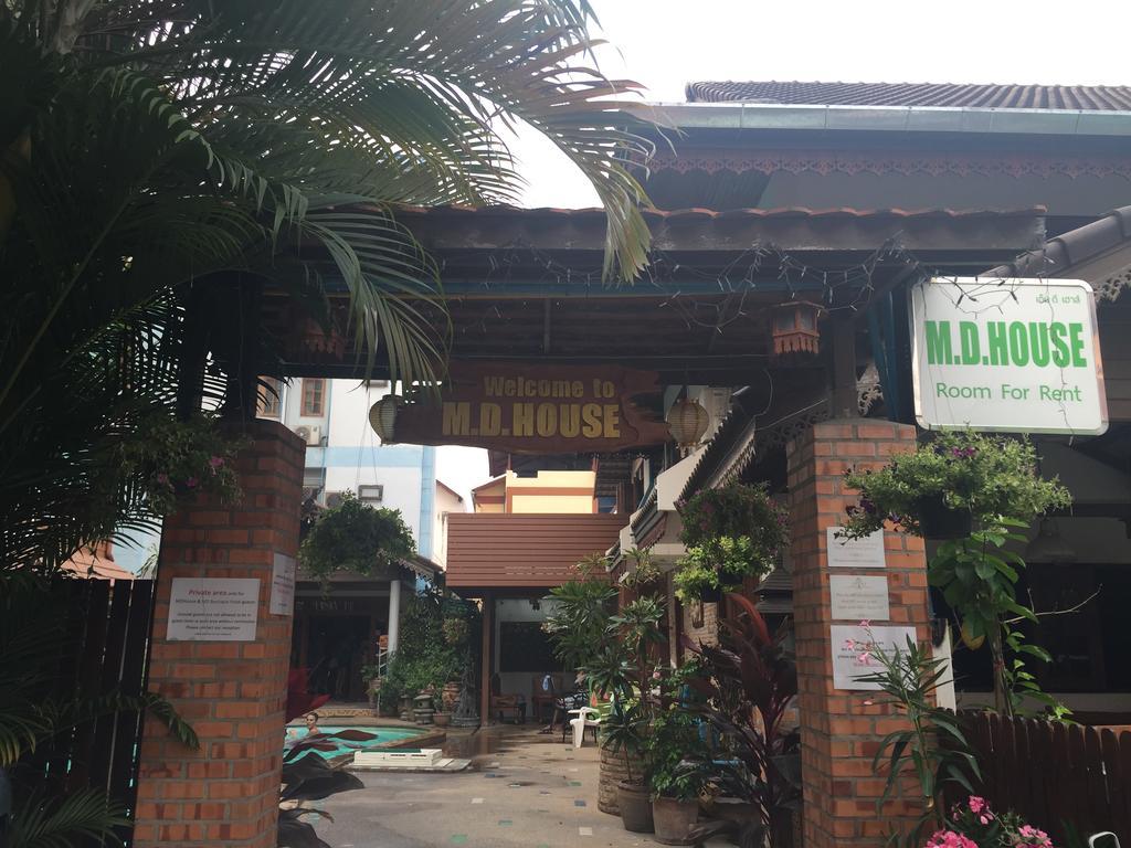 Md House Hotel Chiang Mai Bagian luar foto