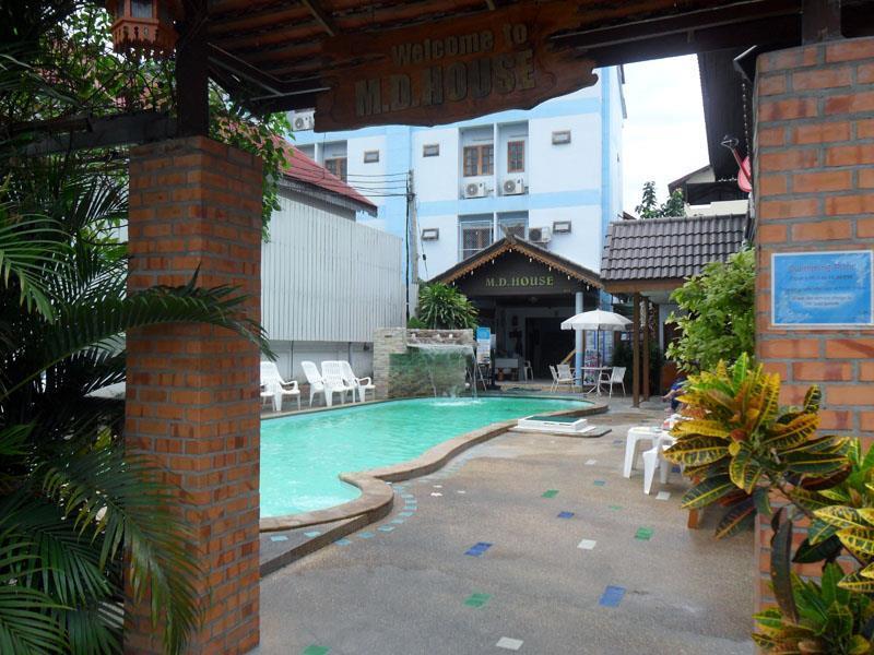 Md House Hotel Chiang Mai Bagian luar foto