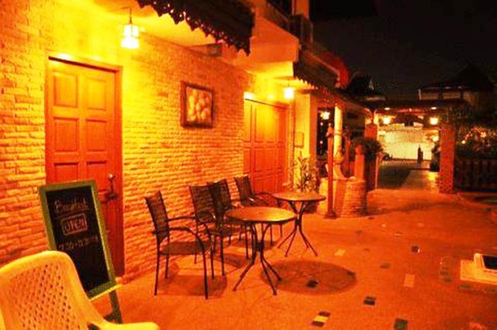 Md House Hotel Chiang Mai Bagian luar foto